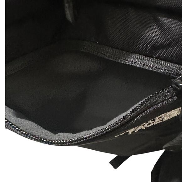 NWT The North Face Fall Line FlexVent Backpack Black Logo Amazon - Picture 4 of 9